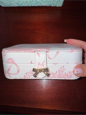 White & Pink Floral Jewelry Organizer with Gold Bow Accent